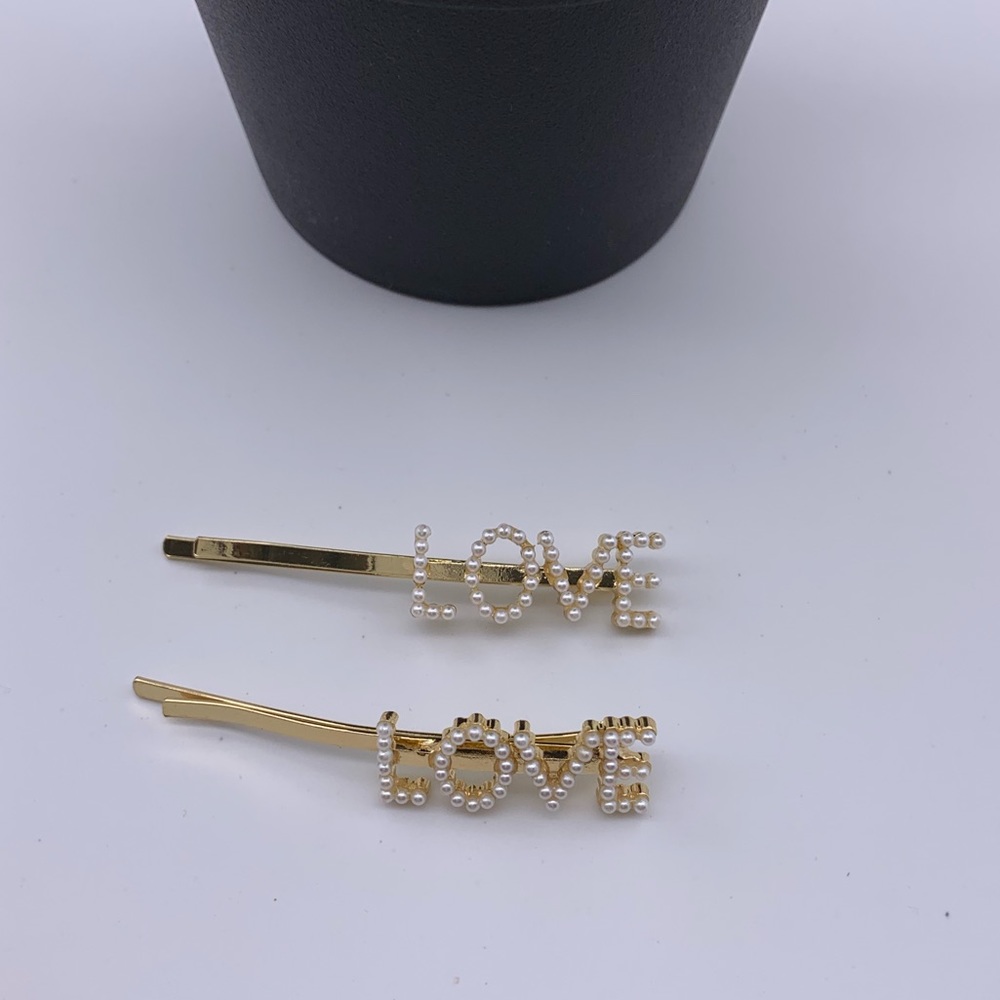 Chic new faux pearl hair Clip (set)